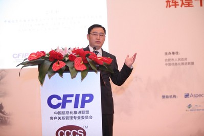 中國信息化推進聯(lián)盟客戶關系管理專業(yè)委員會常務副主任、CCCS 客戶聯(lián)絡中心標準委員會主席、ICMI 國際客戶管理學院（中國區(qū)）總裁呂克勤先生分享呼叫中心在各行業(yè)的較佳實踐及發(fā)展趨勢