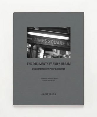 這里永遠是一個人們生活和相逢的充滿活力的舞臺。Peter Lindbergh就是在這里捕捉那些奇妙的邂逅。