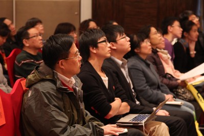 北京新東方北美本科留學高峰論壇吸引了眾多對北美本科留學感興趣的家長與學生。
