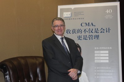 IMA國際認證、考試和知識整合部高級副總裁Dennis Whitney先生親臨現(xiàn)場一睹中國學子風采
