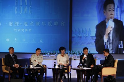 嘉凱城集團(tuán)董事、副總裁李懷彬先生在第一財(cái)經(jīng)地產(chǎn)匯年度峰會上表示，新型城鎮(zhèn)化的核心就是集聚