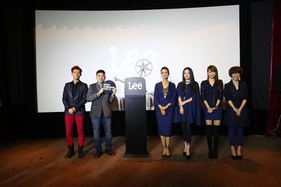 圖片1 Lee《好奇不滅》微電影發(fā)布會(huì)新聞?wù)掌?發(fā)布現(xiàn)場(chǎng)主創(chuàng)人員合照(1) (何昊文、葉念琛、張歆藝、盛朗熙、連詩(shī)雅、雷琛瑜)